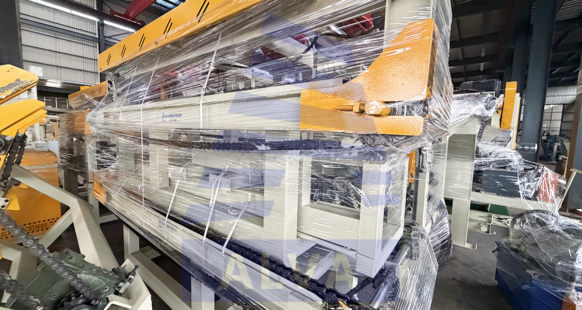 Lini Produksi Pengupasan Kayu Satu-ke-Dua dari Shandong Alva Machinery Group Menyelesaikan Semua Inspeksi Uji Coba Dan Memasuki Tahap Pengepakan Dan Pengiriman